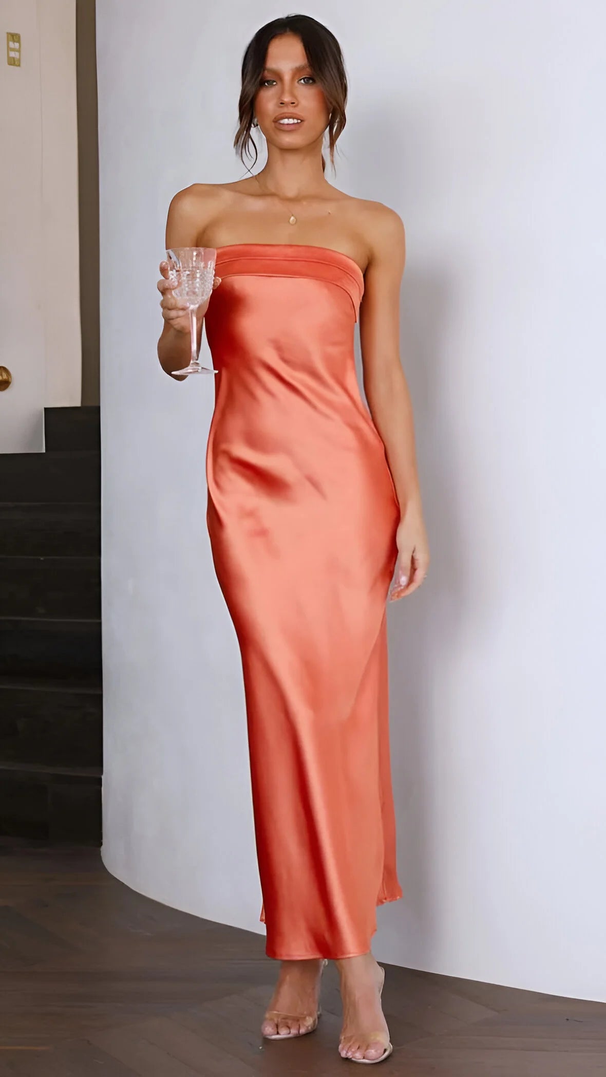 Aveline - Elegancka jedwabna sukienka z odkrytymi plecami