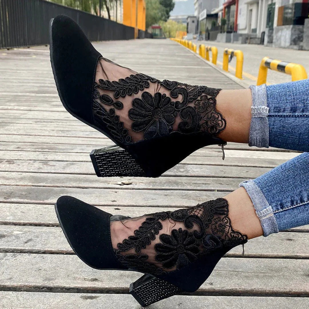 Buty Violetta Lace Panel Block Heel