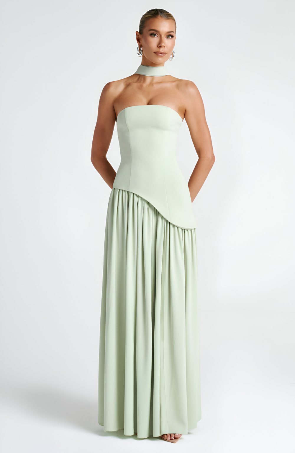 Isaline – Sukienka maxi z szyfonu bez ramiączek i kontrastem