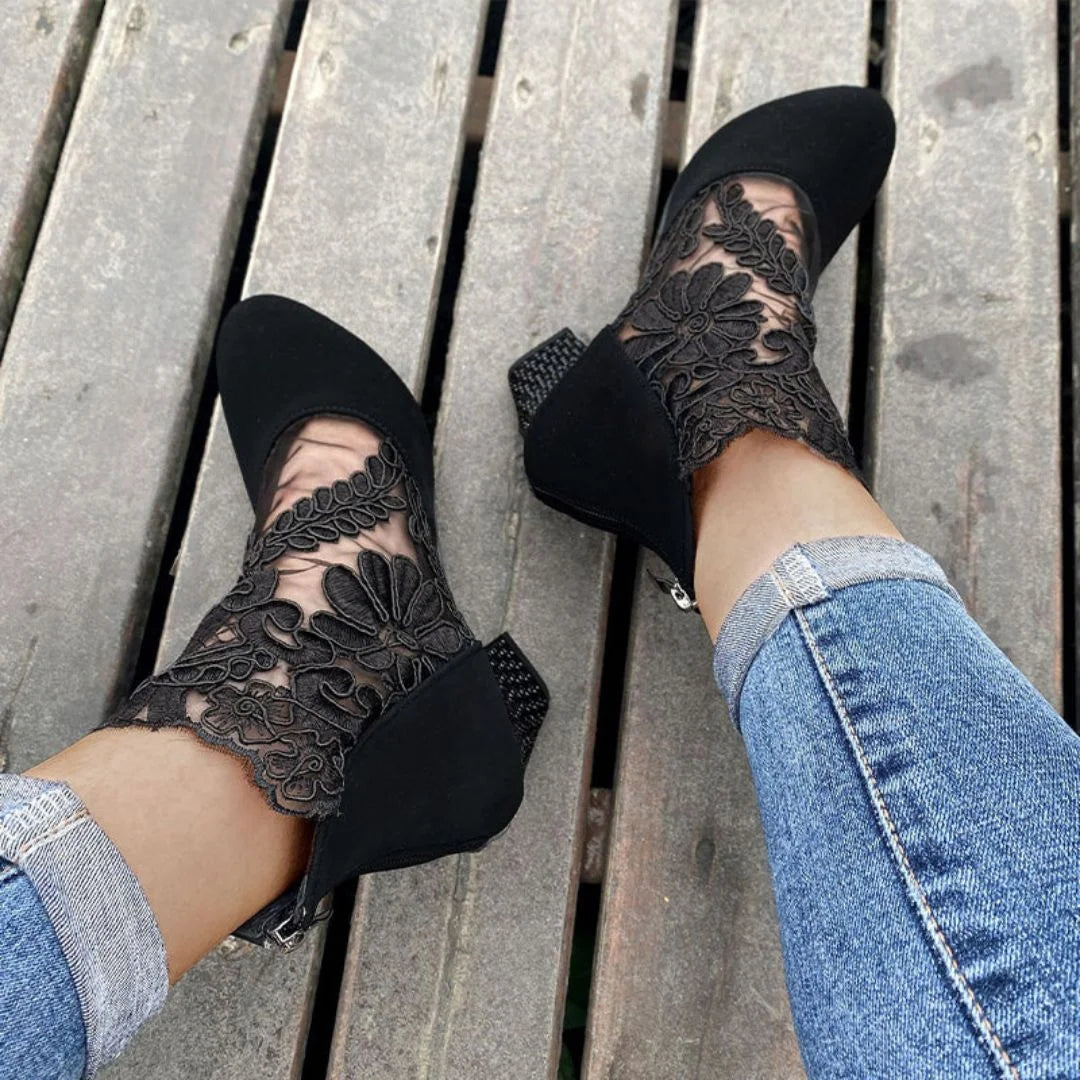 Buty Violetta Lace Panel Block Heel