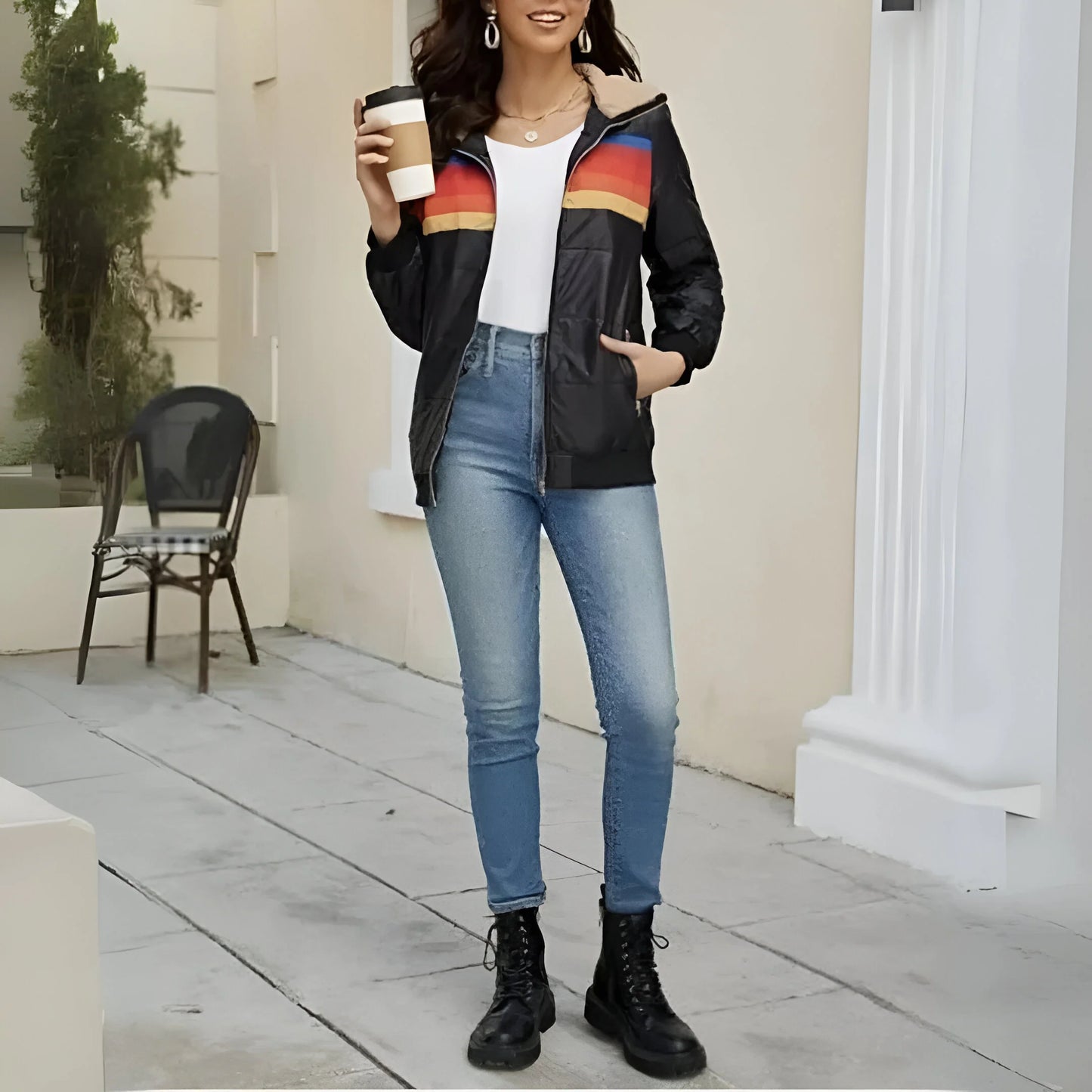 Leana – Sportowa, pikowana bluza z kapturem w paski