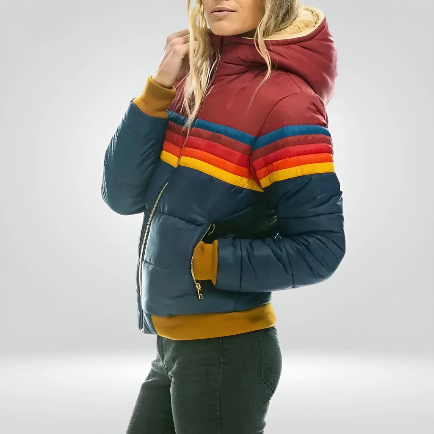 Leana – Sportowa, pikowana bluza z kapturem w paski
