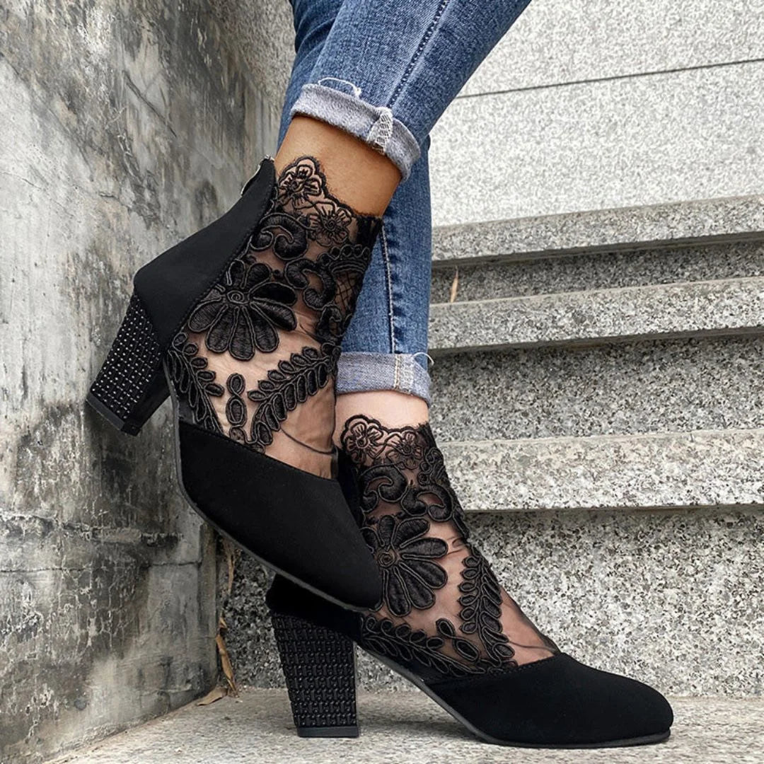 Buty Violetta Lace Panel Block Heel