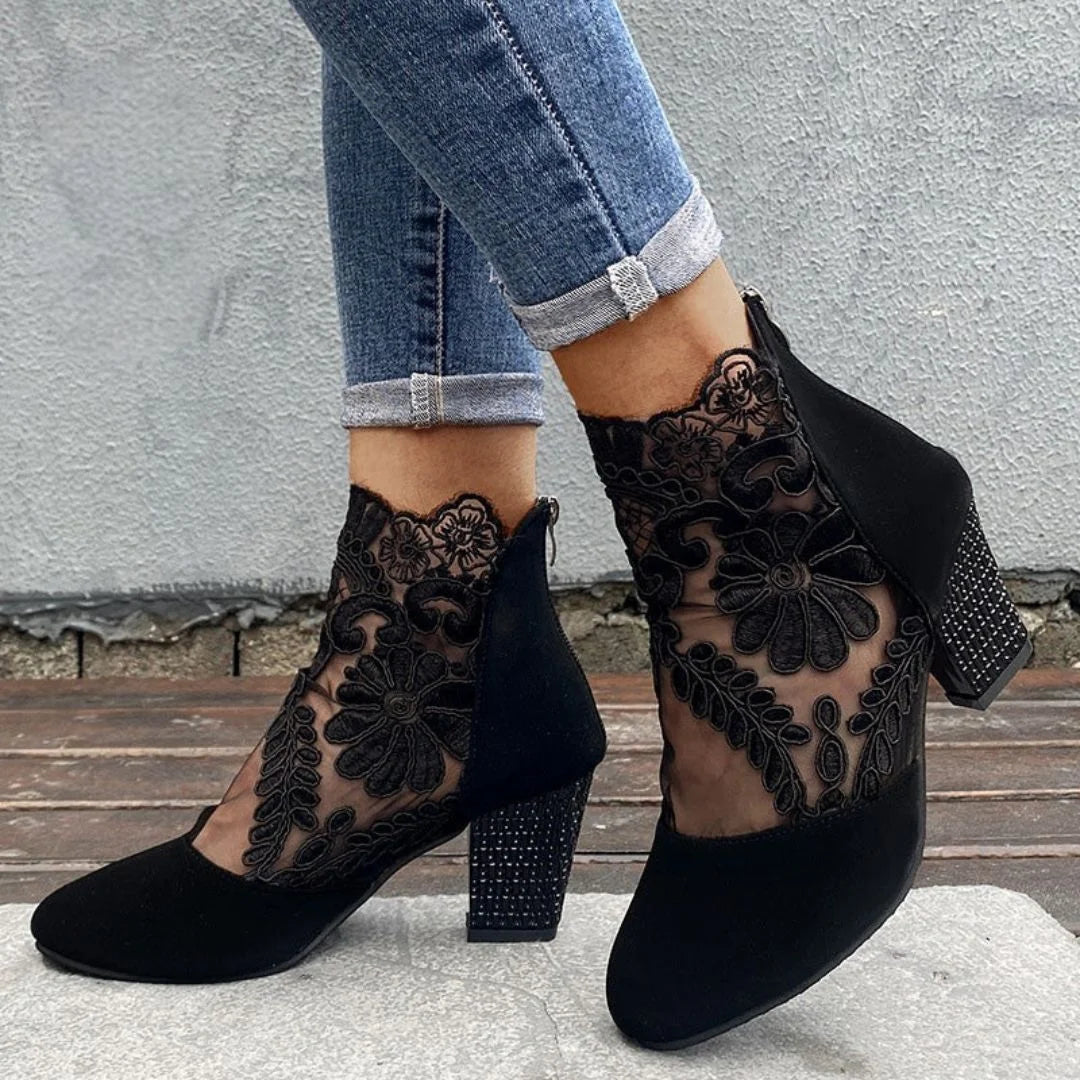 Buty Violetta Lace Panel Block Heel