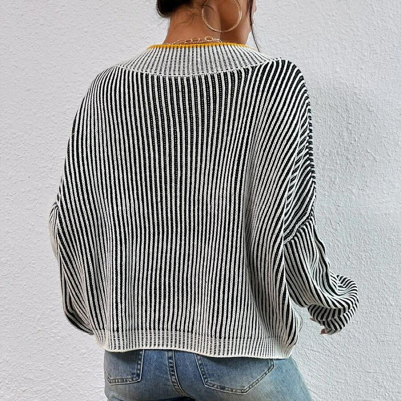 Lina – sweter w paski z dekoltem w serek