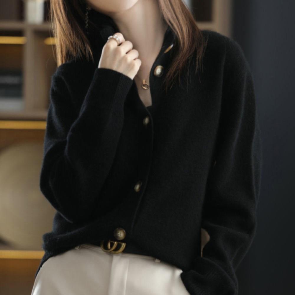 Elin – Elegancki sweter zapinany na guziki