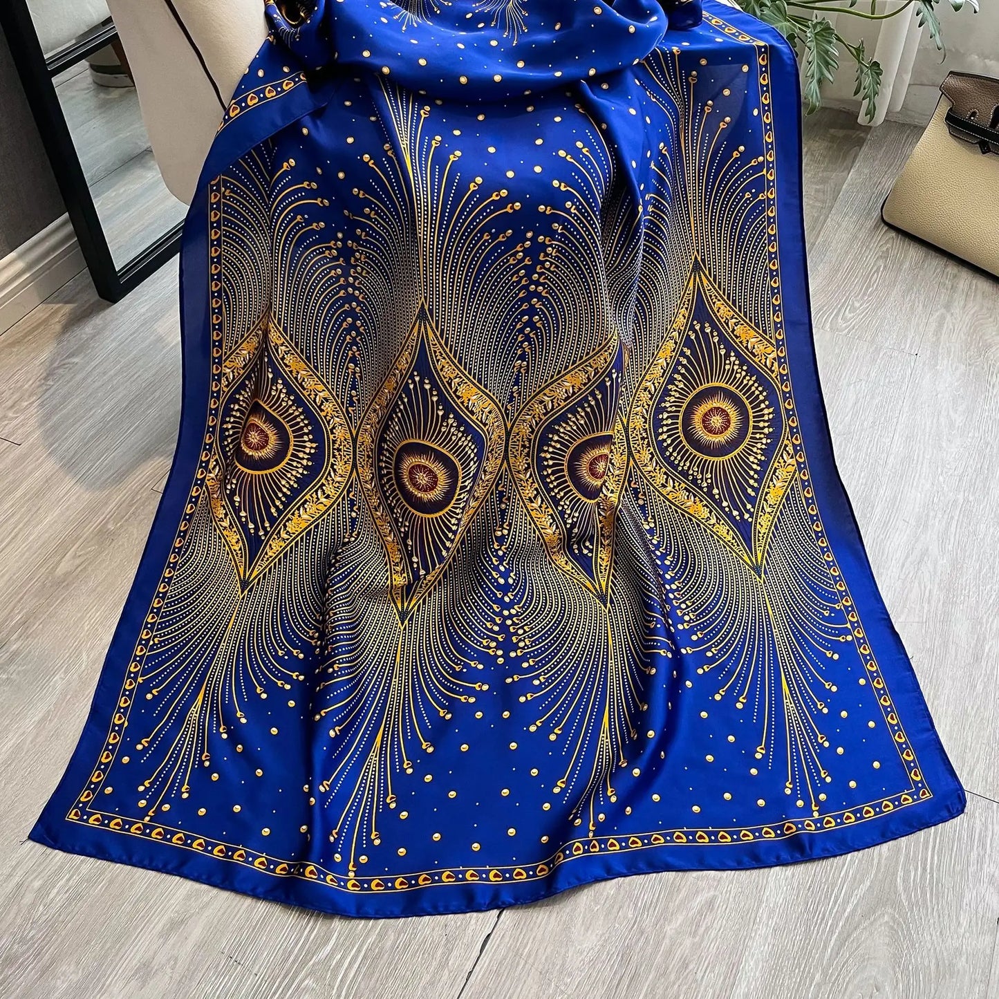 Celine - Luksusowy szalik z satyny jedwabnej Peacock Design