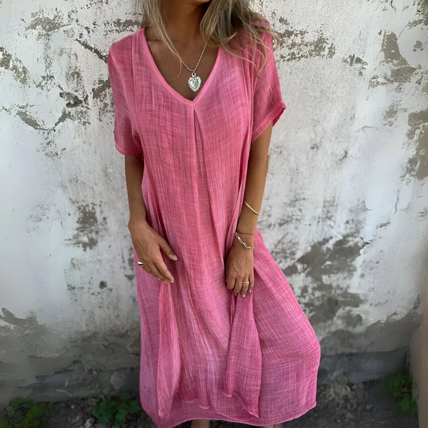 Solène – Relaxed V-Neck Midi Dress