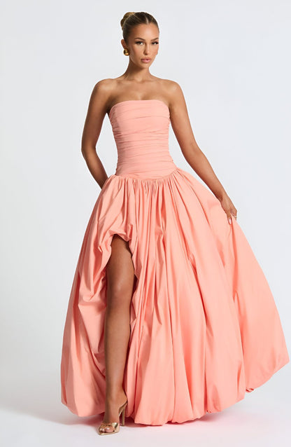 Émilienne – Strapless Puff Ball Maxi Dress