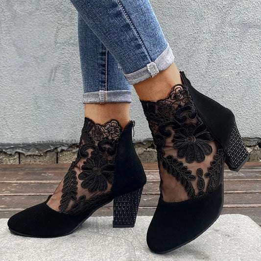 Buty Violetta Lace Panel Block Heel