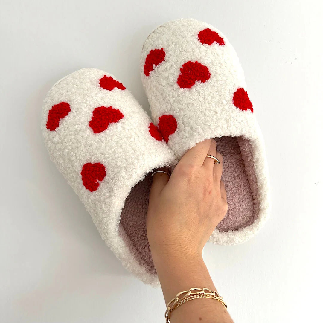 Amelisse – Heart Plush Slippers for Cozy Comfort