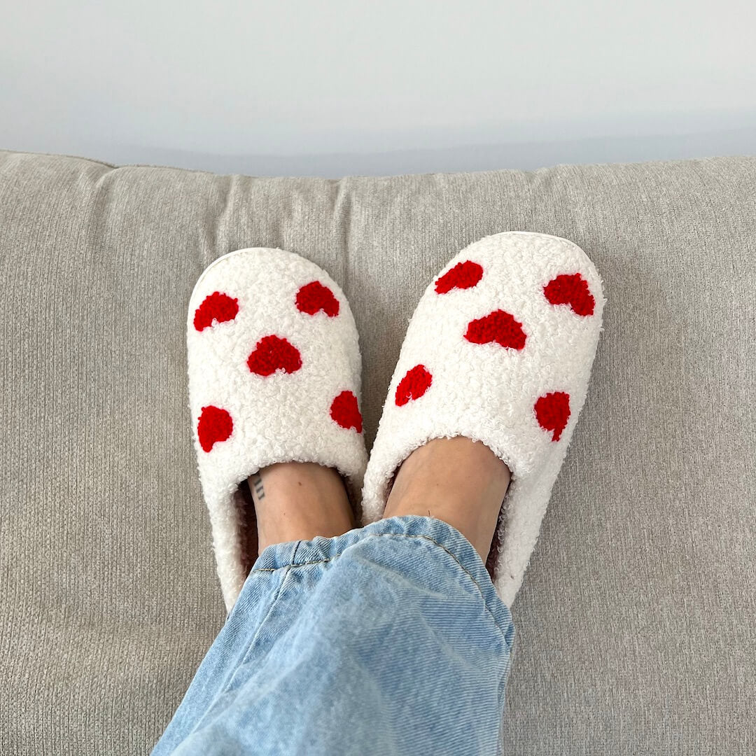 Amelisse – Heart Plush Slippers for Cozy Comfort