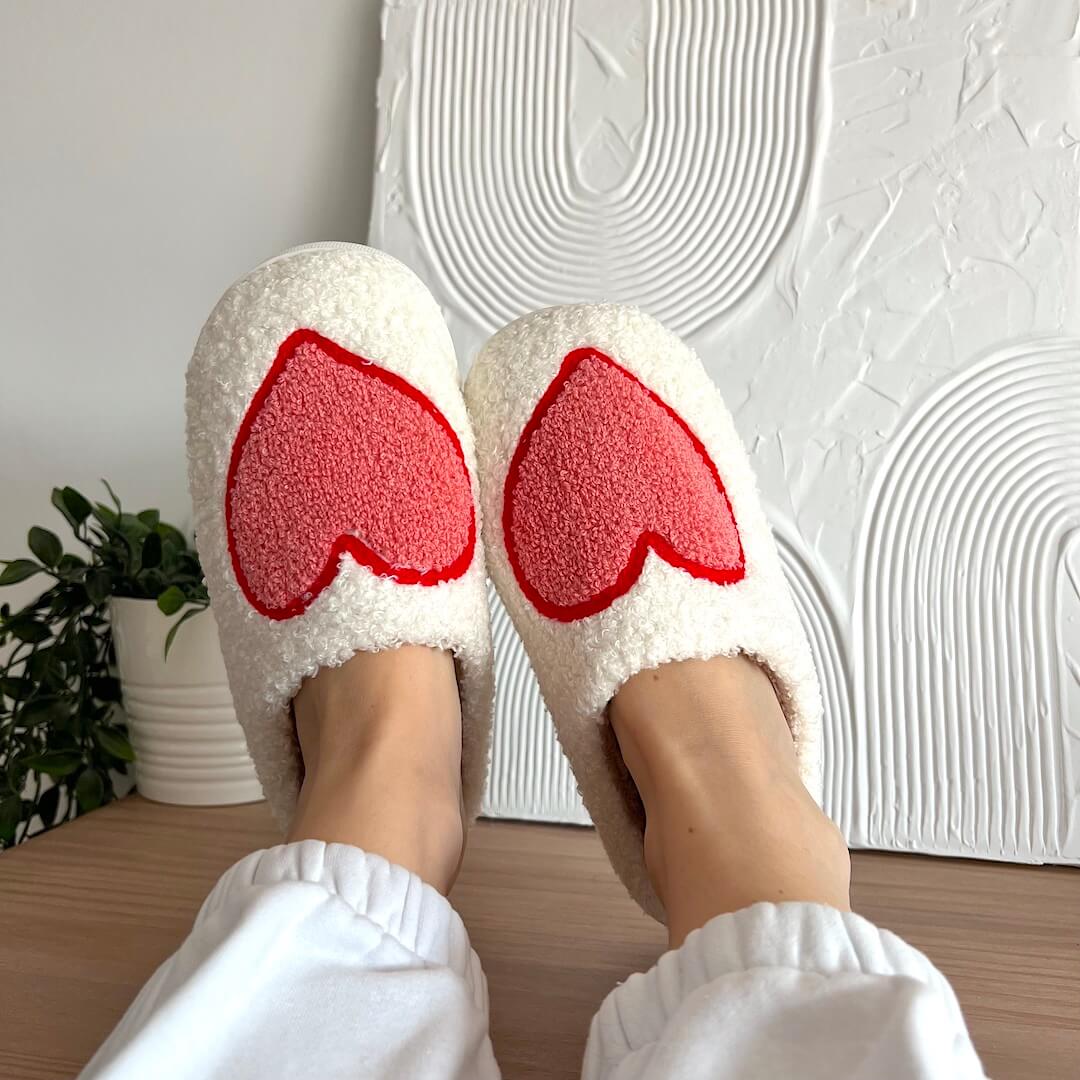 Amelisse – Heart Plush Slippers for Cozy Comfort