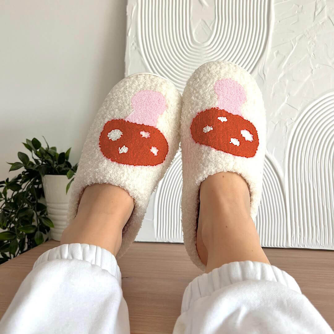 Amelisse – Heart Plush Slippers for Cozy Comfort