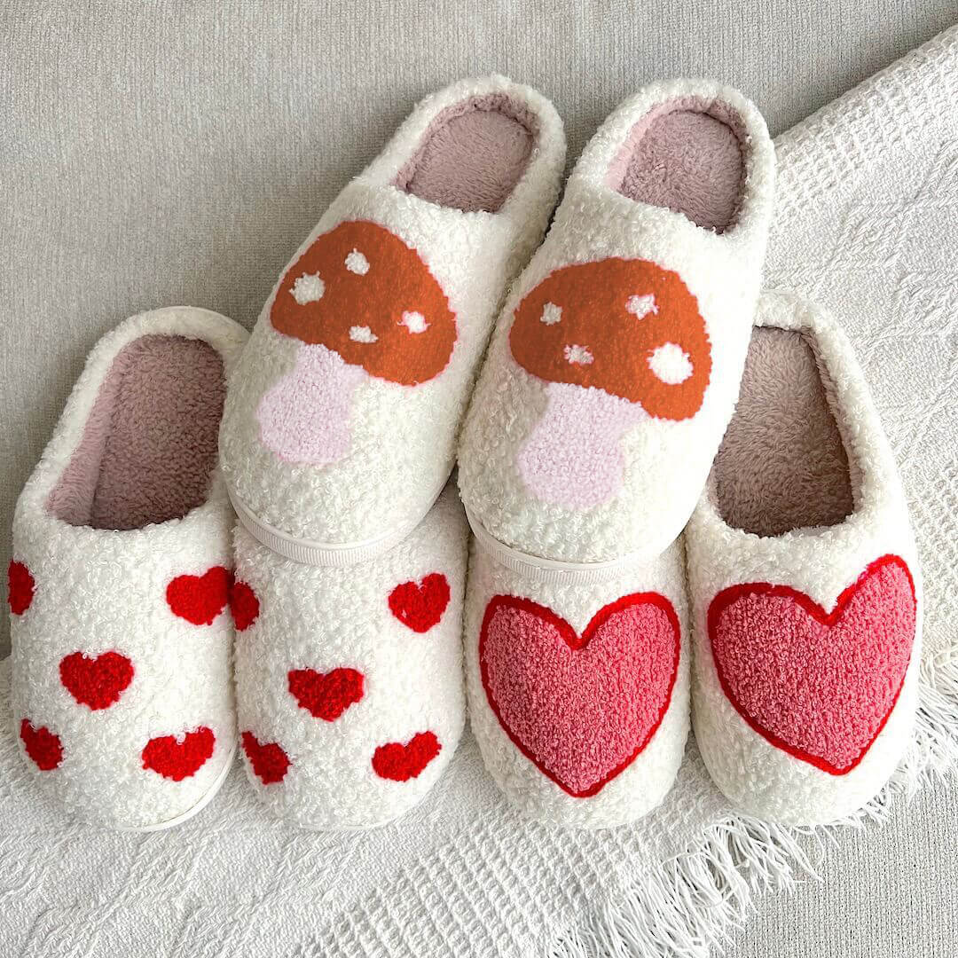 Amelisse – Heart Plush Slippers for Cozy Comfort