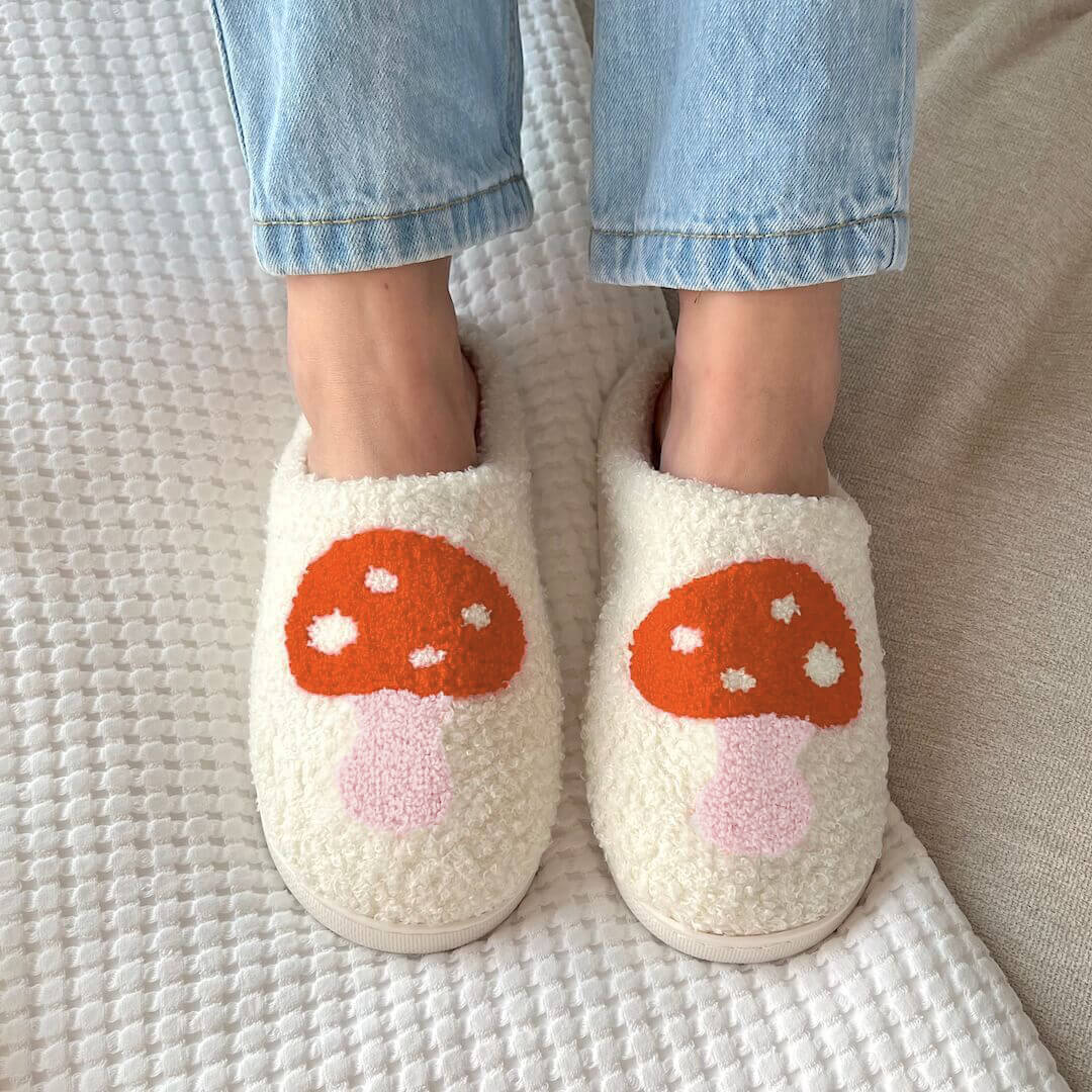 Amelisse – Heart Plush Slippers for Cozy Comfort