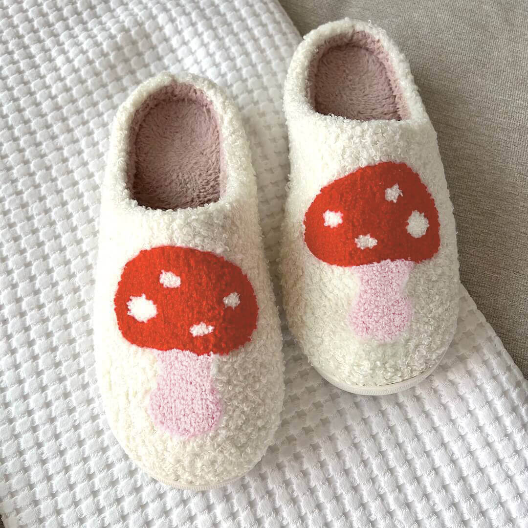 Amelisse – Heart Plush Slippers for Cozy Comfort
