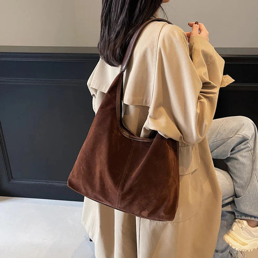 Modna torebka z zamszu