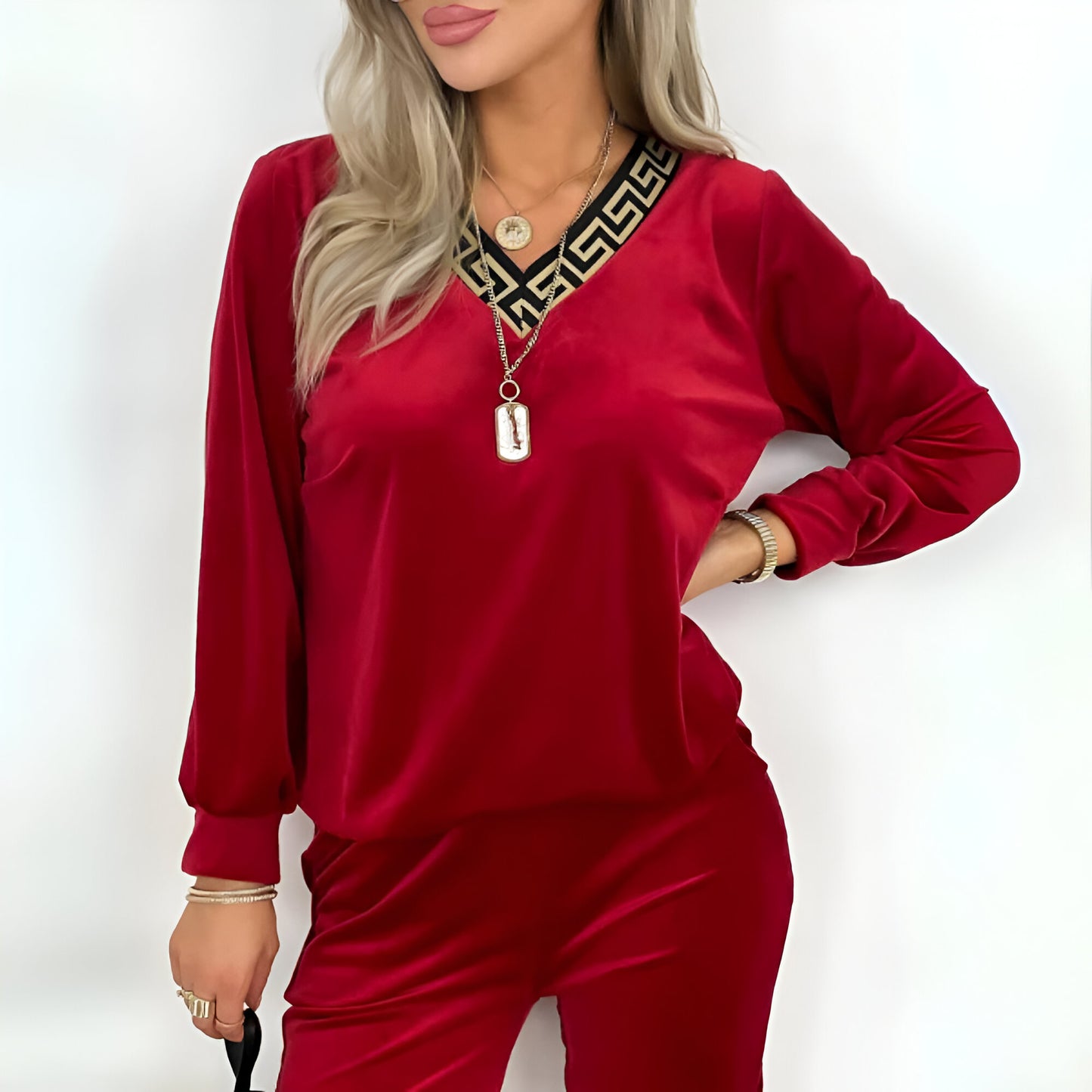 Welwetowy dres z dekoltem w serek dla kobiet